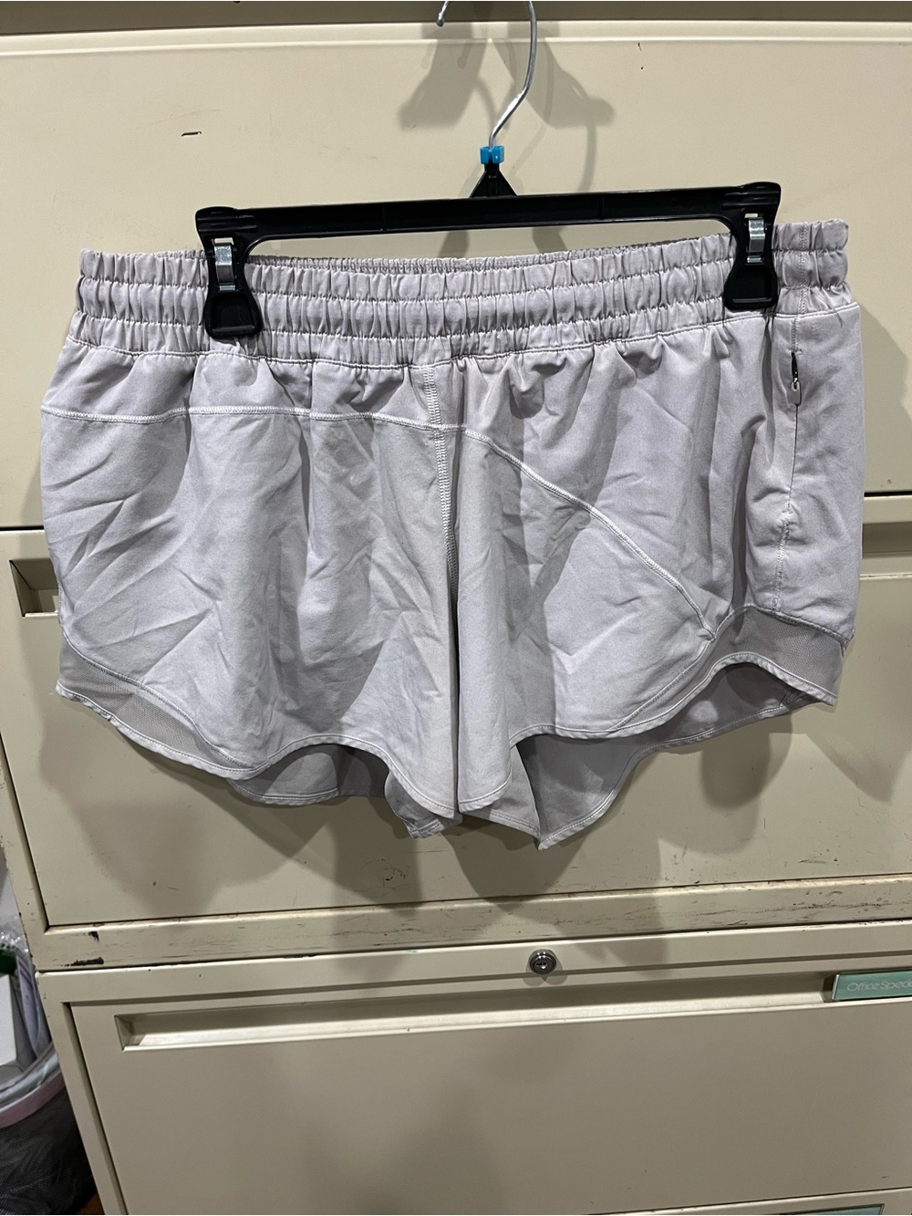 lululemon athletica low rise Light Gray Elastic-Waist Athletic Shorts